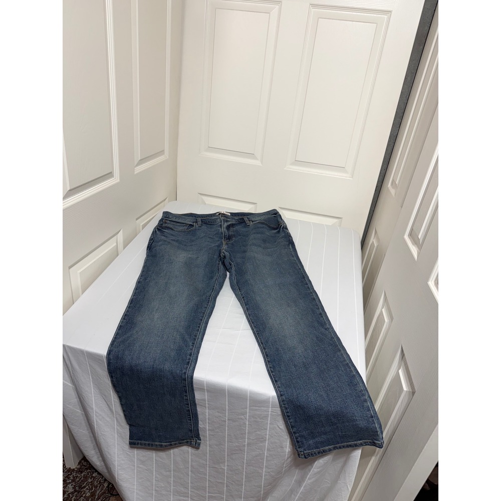 Lucky Brand 223 Straight Leg Jeans Mens 38x30 Medium Wash Blue Denim
